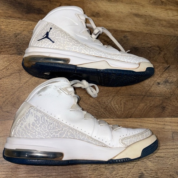 Air Jordan Flight Origin 3 Retro Sneakers - Picture 4 of 7